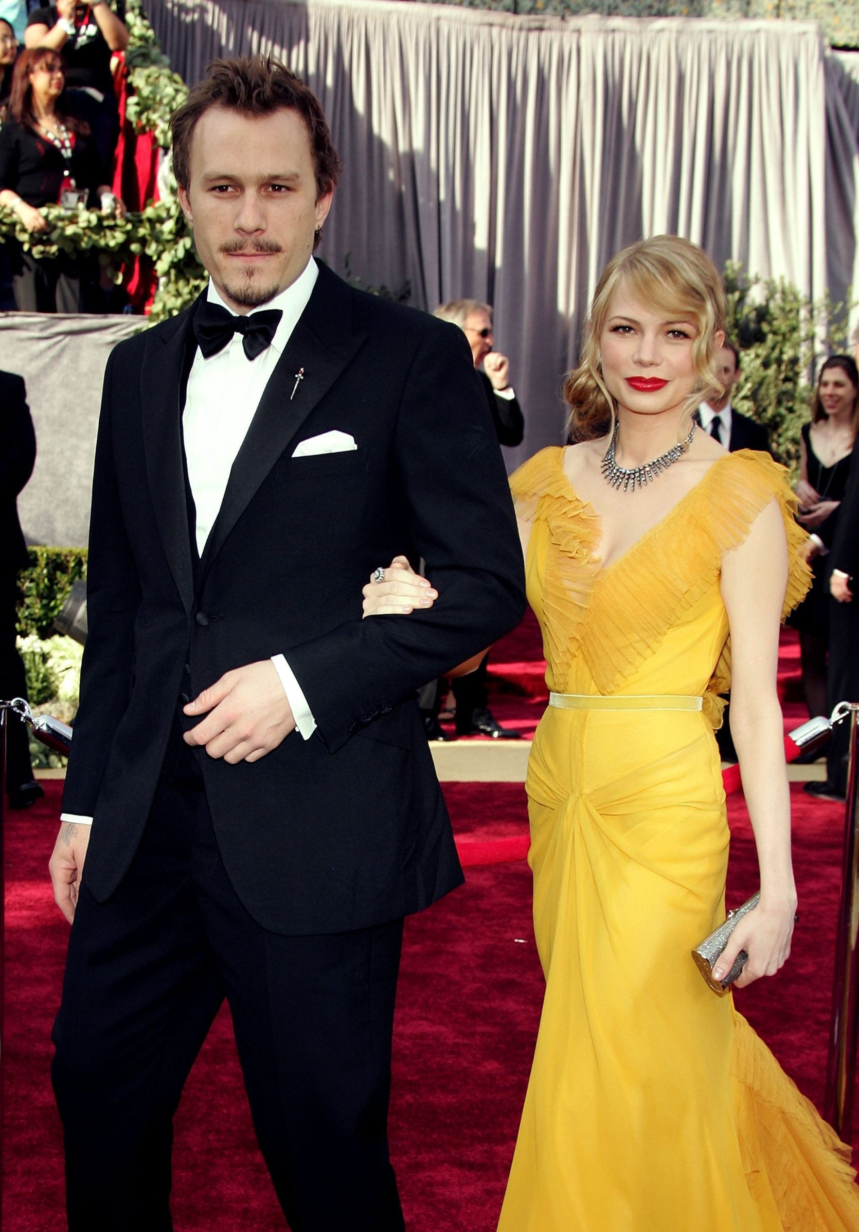 HOLLYWOOD - MARCH 05:  Actors Heath Ledger and Michelle Williams arrive to the 78th Annual Academy Awards at the Kodak Theatre on March 5, 2006 in Hollywood, California.  (Photo by Frazer Harrison/Getty Images)